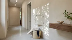 Quel piccolo sportello nel muro: come riconoscere la lavanderia a caduta e metterla in sicurezza