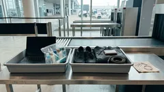 Perché ai controlli in aeroporto ti fermano sempre: i dettagli che rallentano (soprattutto verso gli USA)